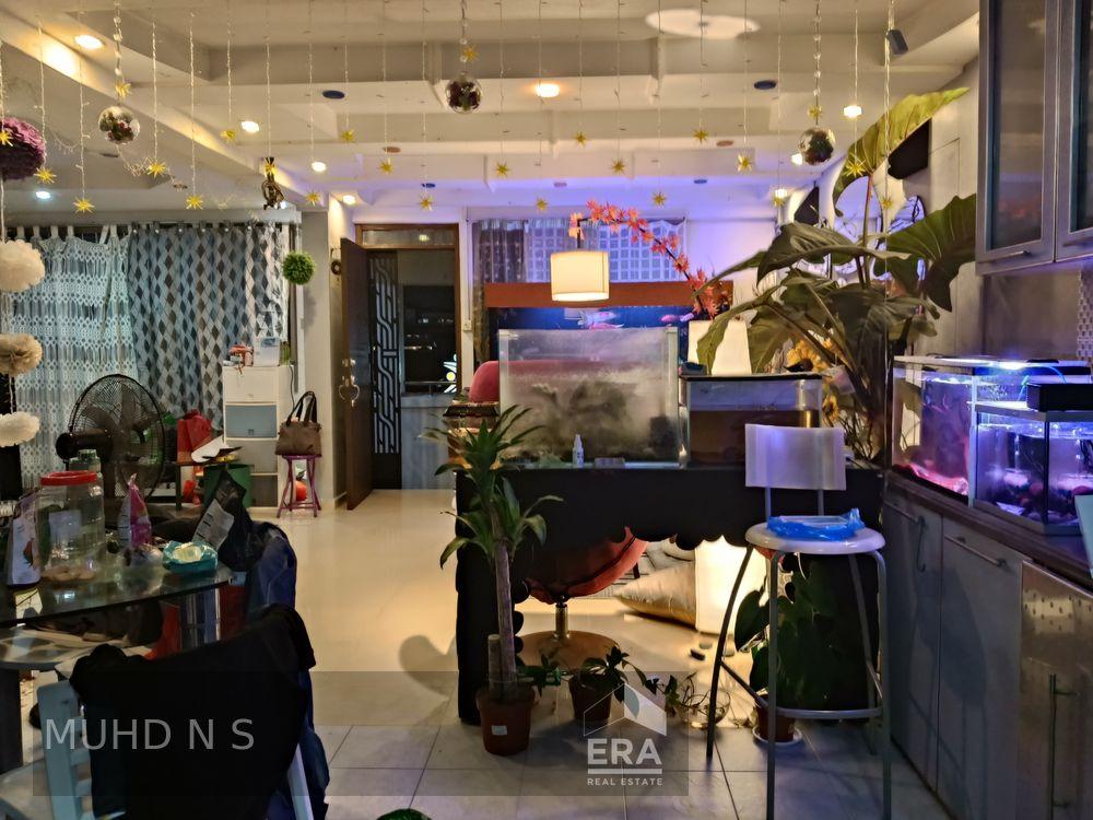 Super Rare! 4 Room, High Floor, Unblock View, Breezy, Facing Oth!