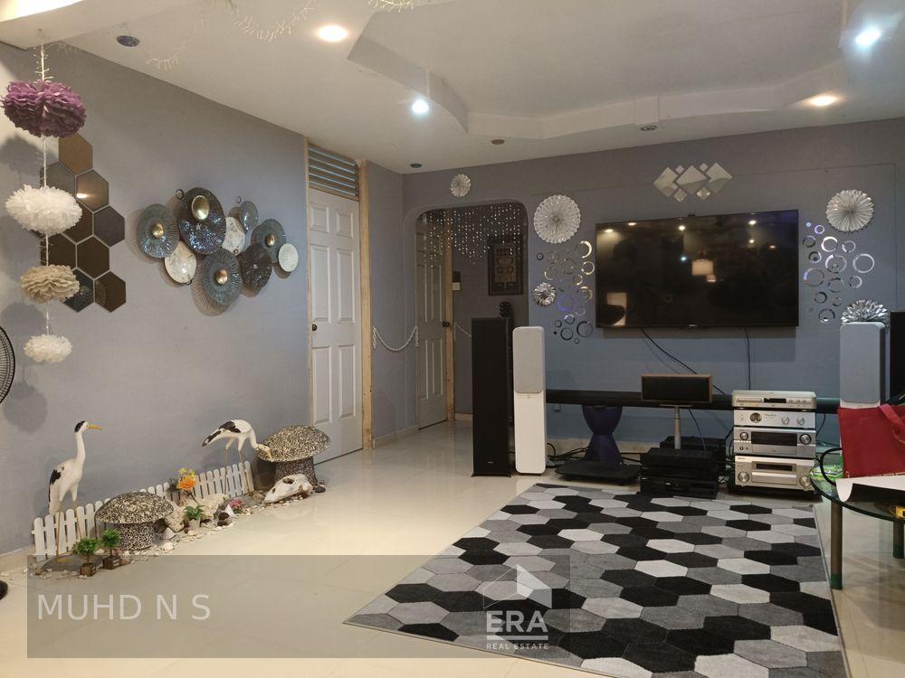 Super Rare! 4 Room, High Floor, Unblock View, Breezy, Facing Oth!