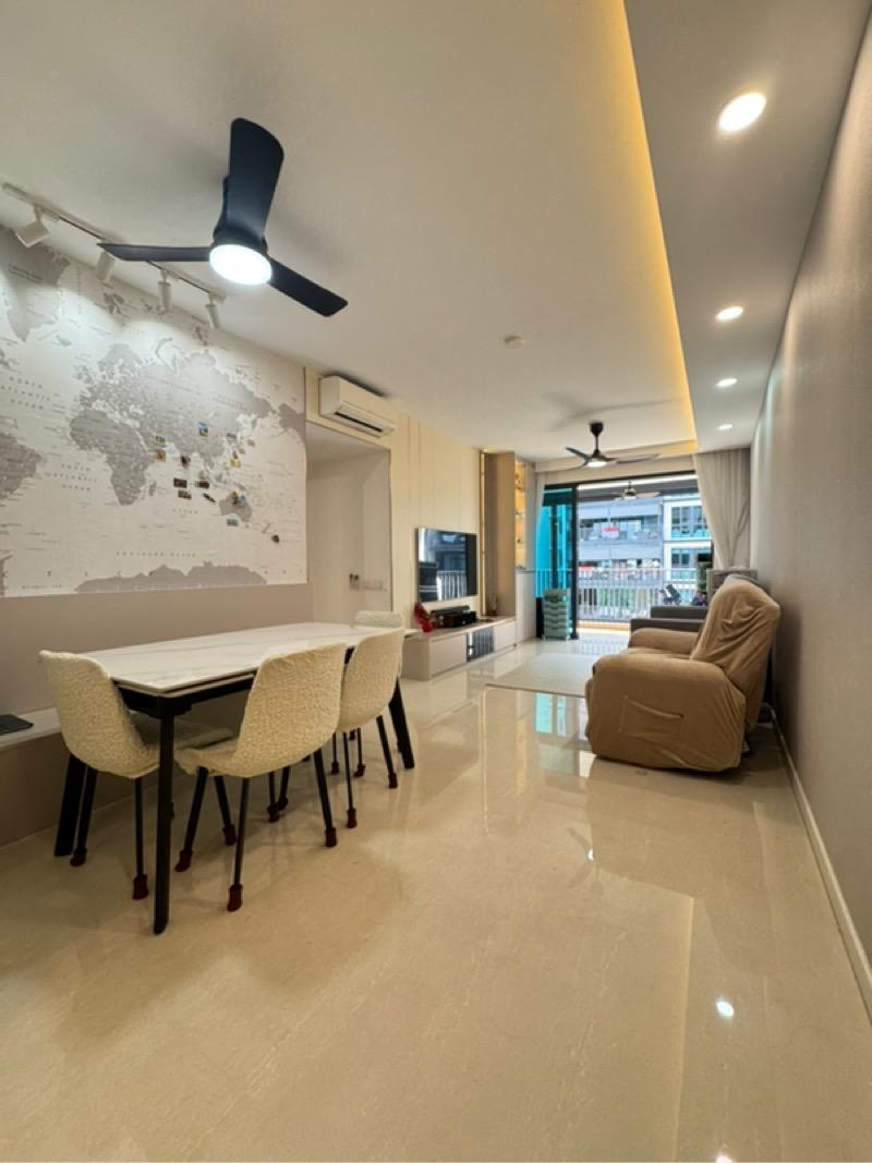 Treasure at Tampines Condominium For Sale, $2,500,000, 4 Bed 2 Bath 1,238 sqft $2,019.00 psf