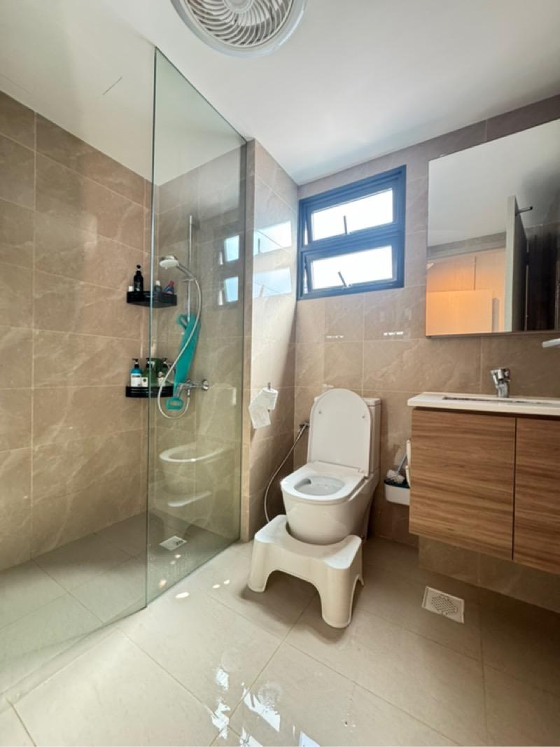 Treasure at Tampines Condominium For Sale, $2,500,000, 4 Bed 2 Bath 1,238 sqft $2,019.00 psf