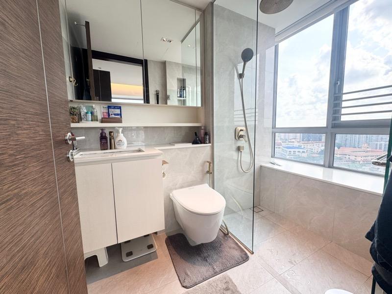 RiverBay Condominium For Sale, $1,600,000, 3 Bed 2 Bath 947 sqft $1,690.00 psf