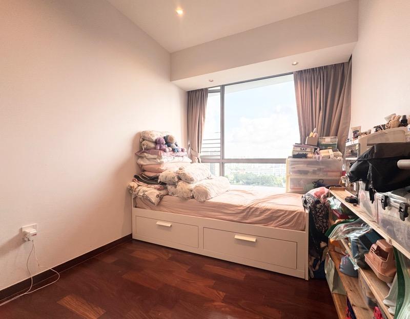 RiverBay Condominium For Sale, $1,600,000, 3 Bed 2 Bath 947 sqft $1,690.00 psf