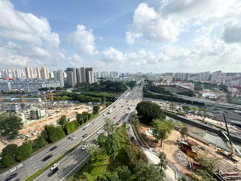 RiverBay Condominium For Sale, $1,600,000, 3 Bed 2 Bath 947 sqft $1,690.00 psf