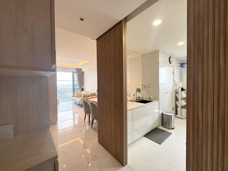 RiverBay Condominium For Sale, $1,600,000, 3 Bed 2 Bath 947 sqft $1,690.00 psf