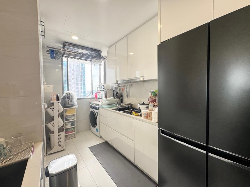 RiverBay Condominium For Sale, $1,600,000, 3 Bed 2 Bath 947 sqft $1,690.00 psf