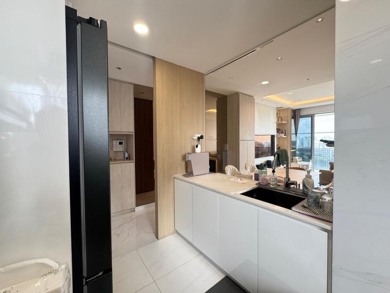 RiverBay Condominium For Sale, $1,600,000, 3 Bed 2 Bath 947 sqft $1,690.00 psf