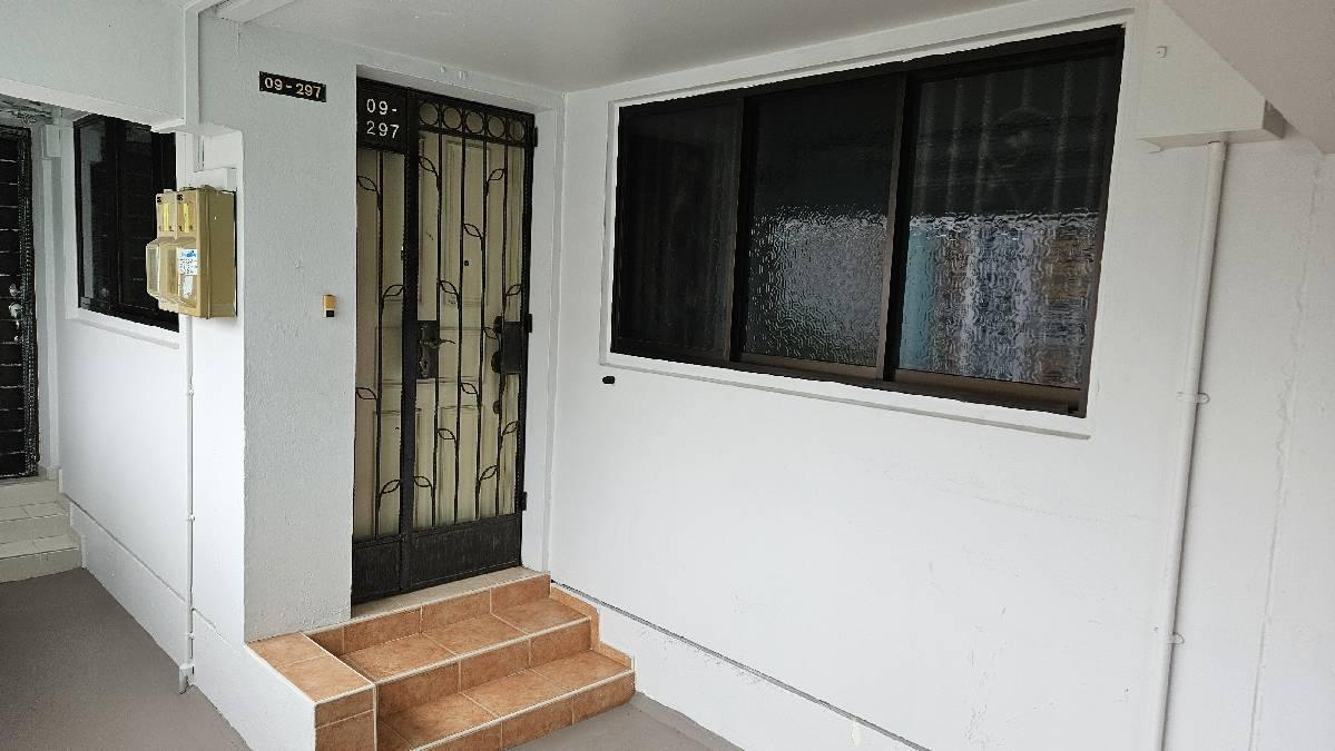 Prop-GPT: HDB Apartment: D23 Bukit Batok 260 Bukit Batok East Avenue 4