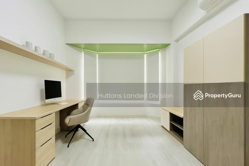 Wide Frontage Charming 2 Storey Semi-D within 1km to Raffles Girls Pri @ Greenwood