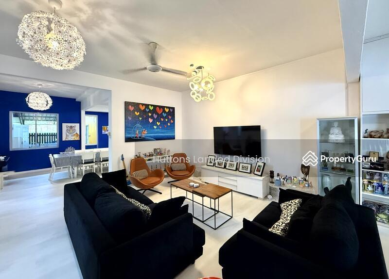 Wide Frontage Charming 2 Storey Semi-D within 1km to Raffles Girls Pri @ Greenwood