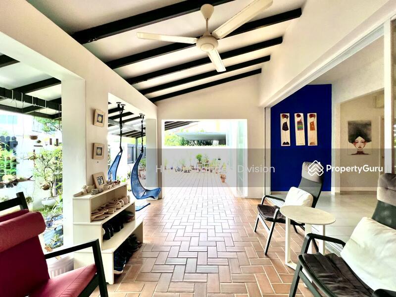 Wide Frontage Charming 2 Storey Semi-D within 1km to Raffles Girls Pri @ Greenwood