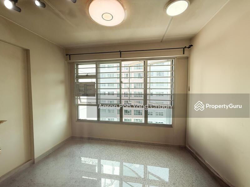 Prop-GPT: HDB Flat: D22 Boon Lay 216B Boon Lay View
