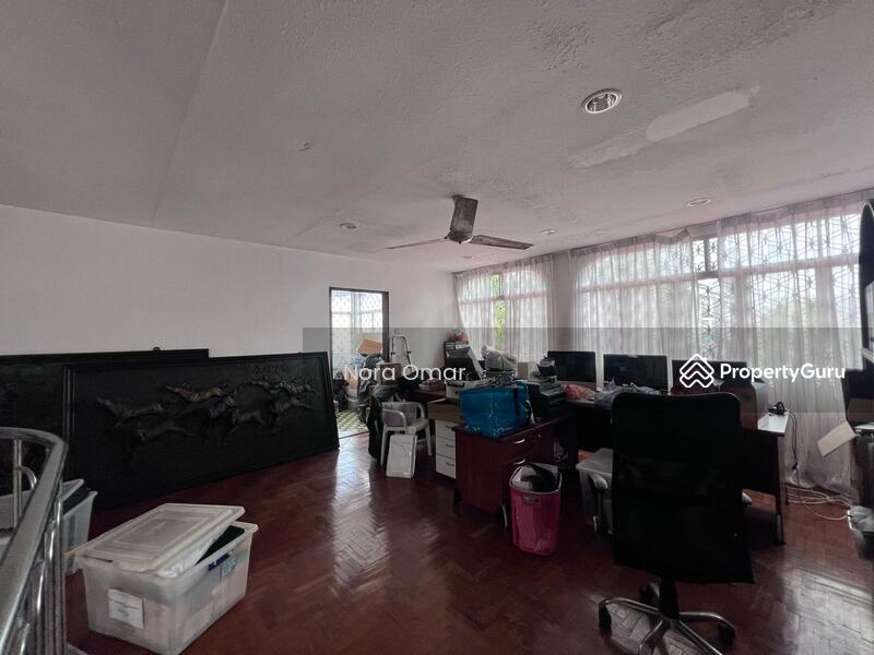 Bungalow for Sale: D19, 549000