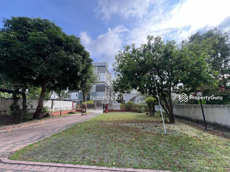 Bungalow for Sale: D19, 549000