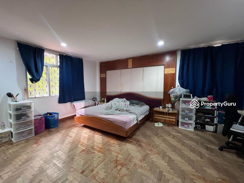 Bungalow for Sale: D19, 549000