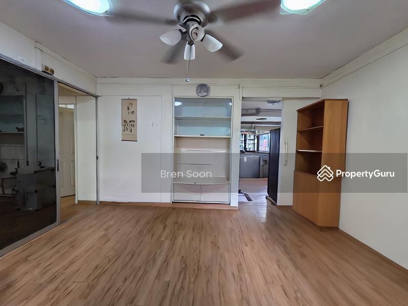 103 Henderson Crescent