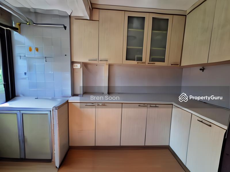 103 Henderson Crescent