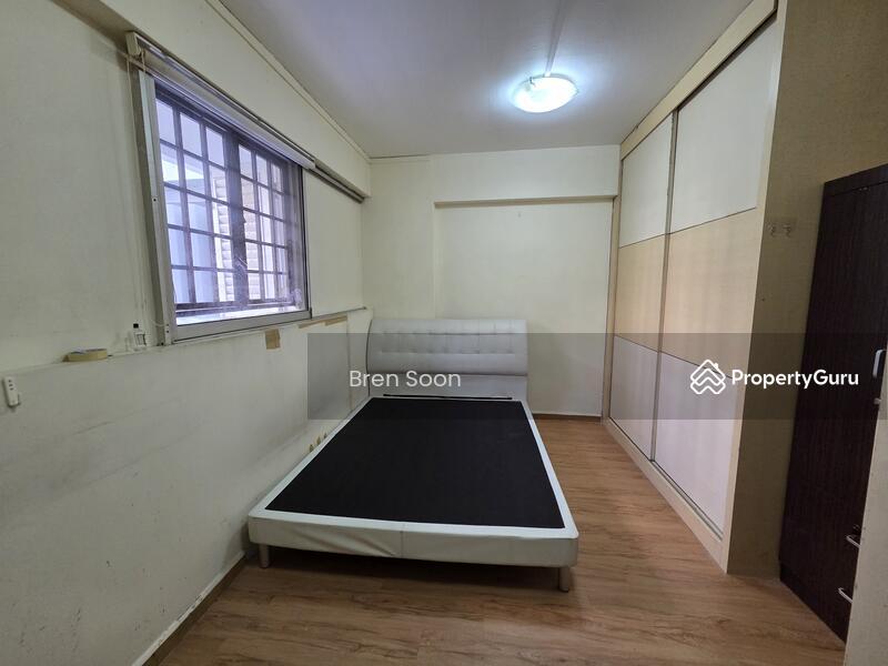 103 Henderson Crescent