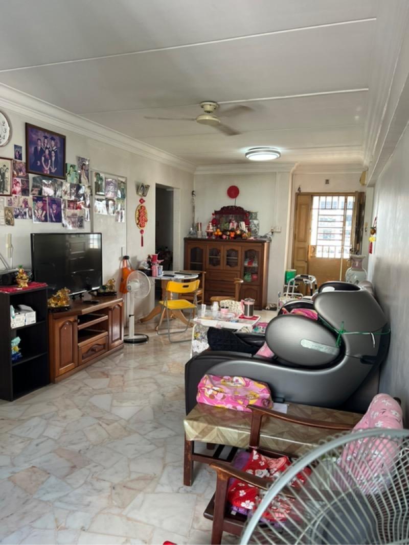 Prop-GPT: HDB Apartment: D25  550 Woodlands Drive 44