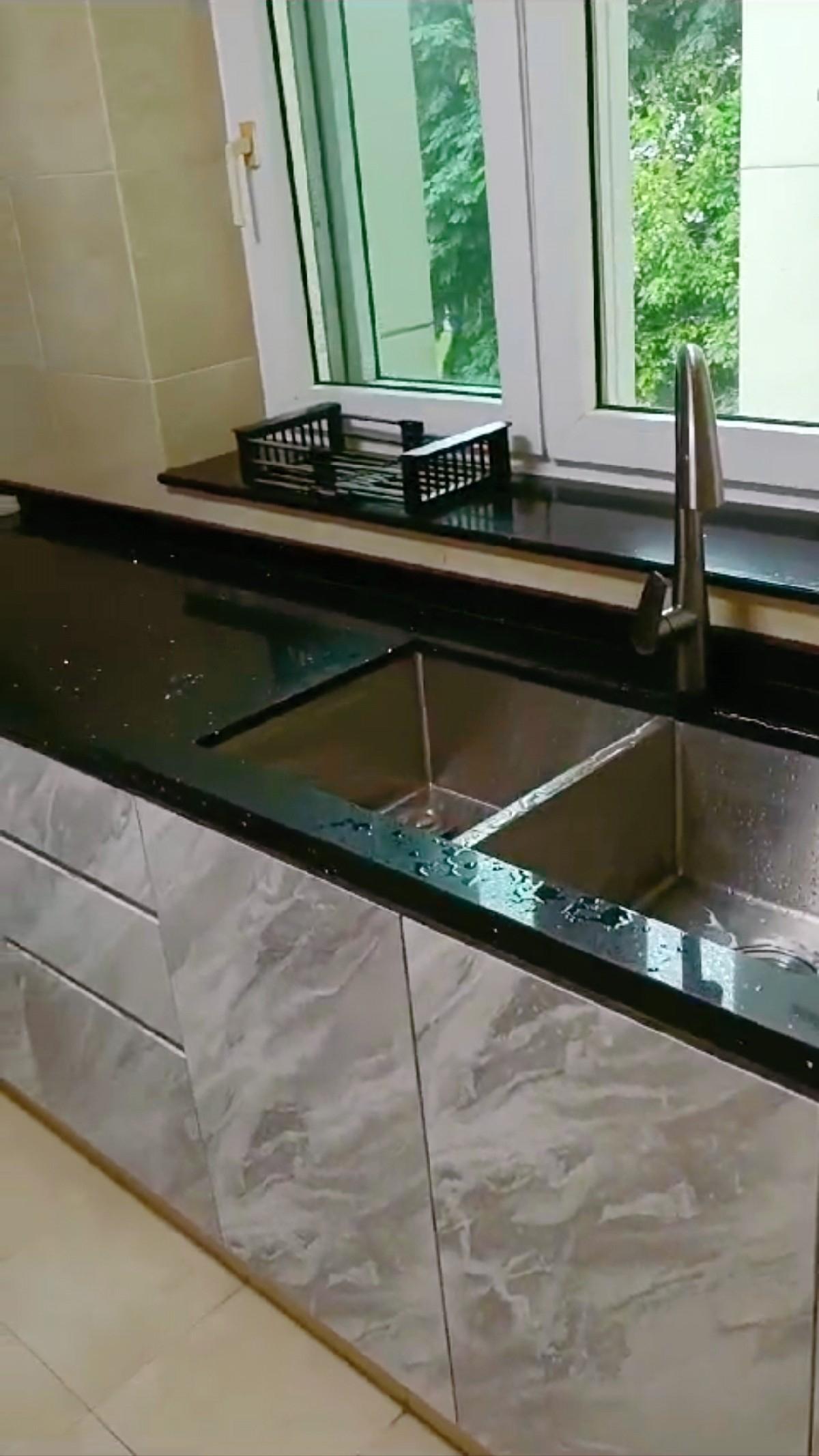 Summerhill Condominium For Sale, $2,400,0003 Bath 1,302 sqft $1,843.00 psf