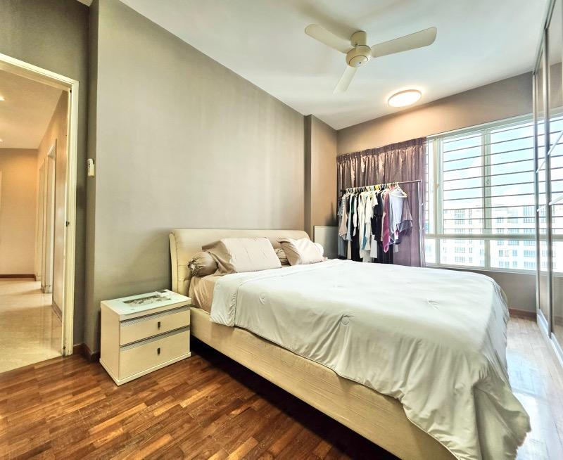 Northoaks Condominium For Sale, $1,499,999, 4 Bed 3 Bath 1,475 sqft $1,017.00 psf