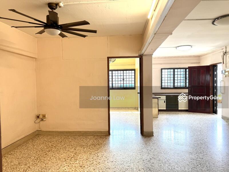 Prop-GPT: HDB Flat: D25  32 Marsiling Drive