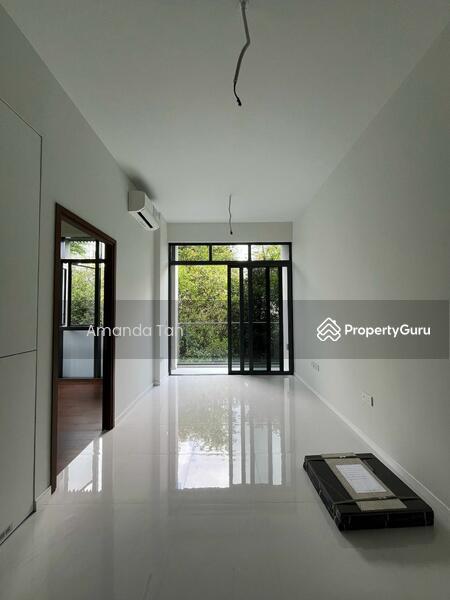 Prop-GPT: Condominium: D23 Hillview Phoenix Residences