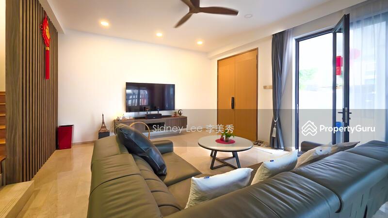 Prop-GPT: Semi-Detached: D19  Brighton Ave Freehold Semi-D