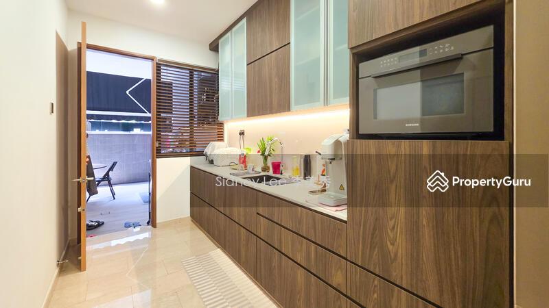 Brighton Ave Freehold Semi-D