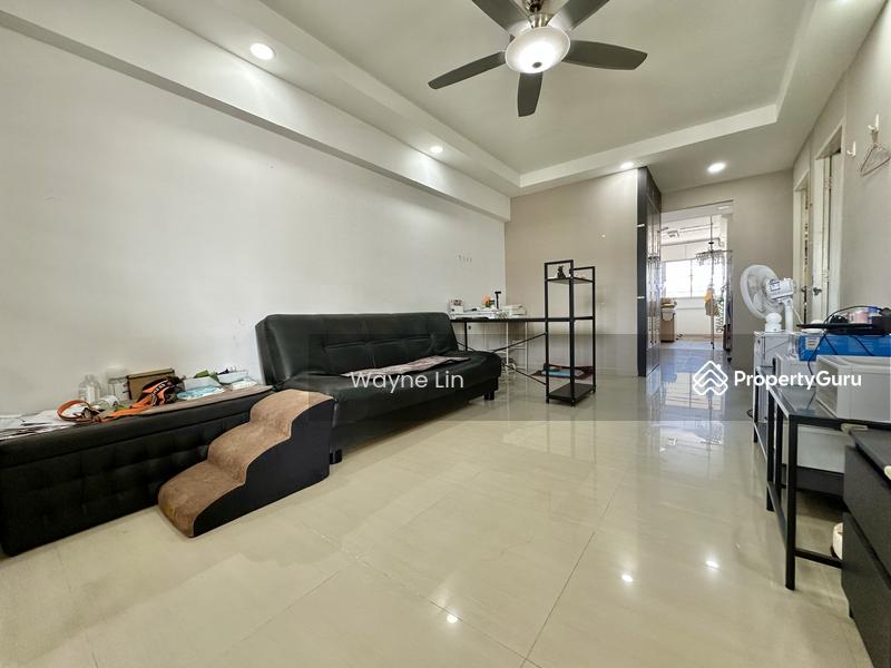 Prop-GPT: HDB Flat: D18  845 Tampines Street 83