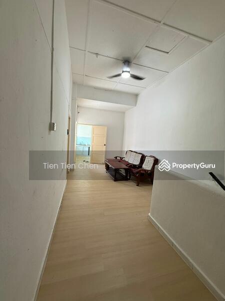 Walk-up Apartment for Sale: D08, 219315