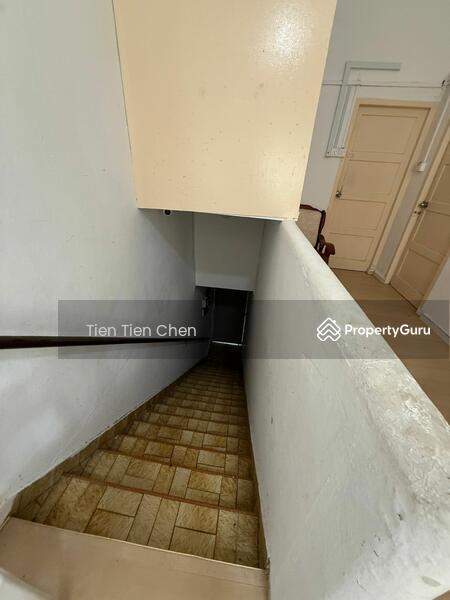 Walk-up Apartment for Sale: D08, 219315