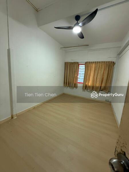 Walk-up Apartment for Sale: D08, 219315
