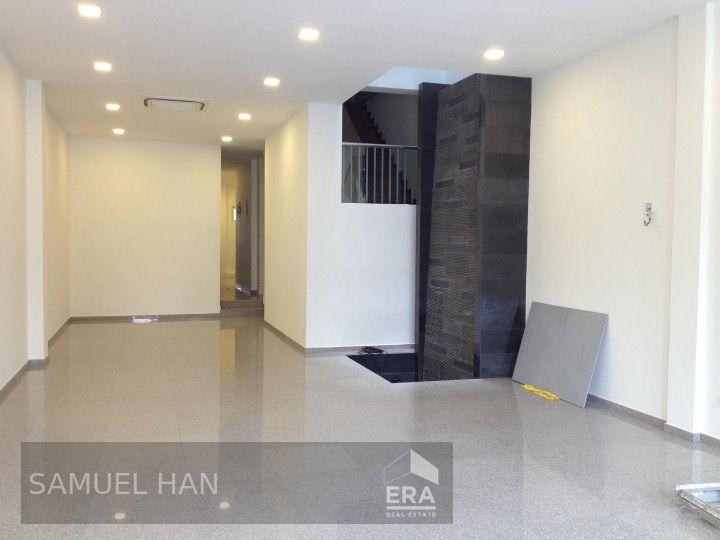 Rare 3.5 Storey Inter Terrace With Attic and Home Lift at Lengkong Dua
