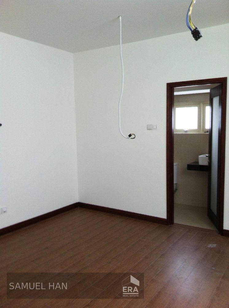 Rare 3.5 Storey Inter Terrace With Attic and Home Lift at Lengkong Dua