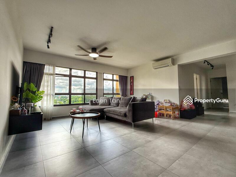 Prop-GPT: HDB Flat: D28 Seletar 458A Sengkang West Road