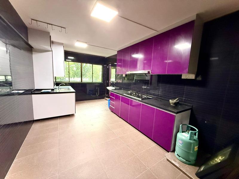 524 Jurong West Street 52 HDB Apartment For Sale, $415,000, 2 Bed 2 Bath 721 sqft $576.00 psf