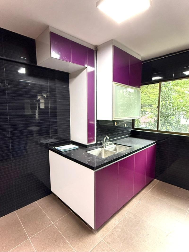 524 Jurong West Street 52 HDB Apartment For Sale, $415,000, 2 Bed 2 Bath 721 sqft $576.00 psf