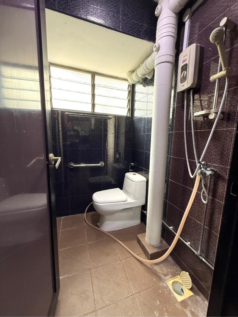 524 Jurong West Street 52 HDB Apartment For Sale, $415,000, 2 Bed 2 Bath 721 sqft $576.00 psf