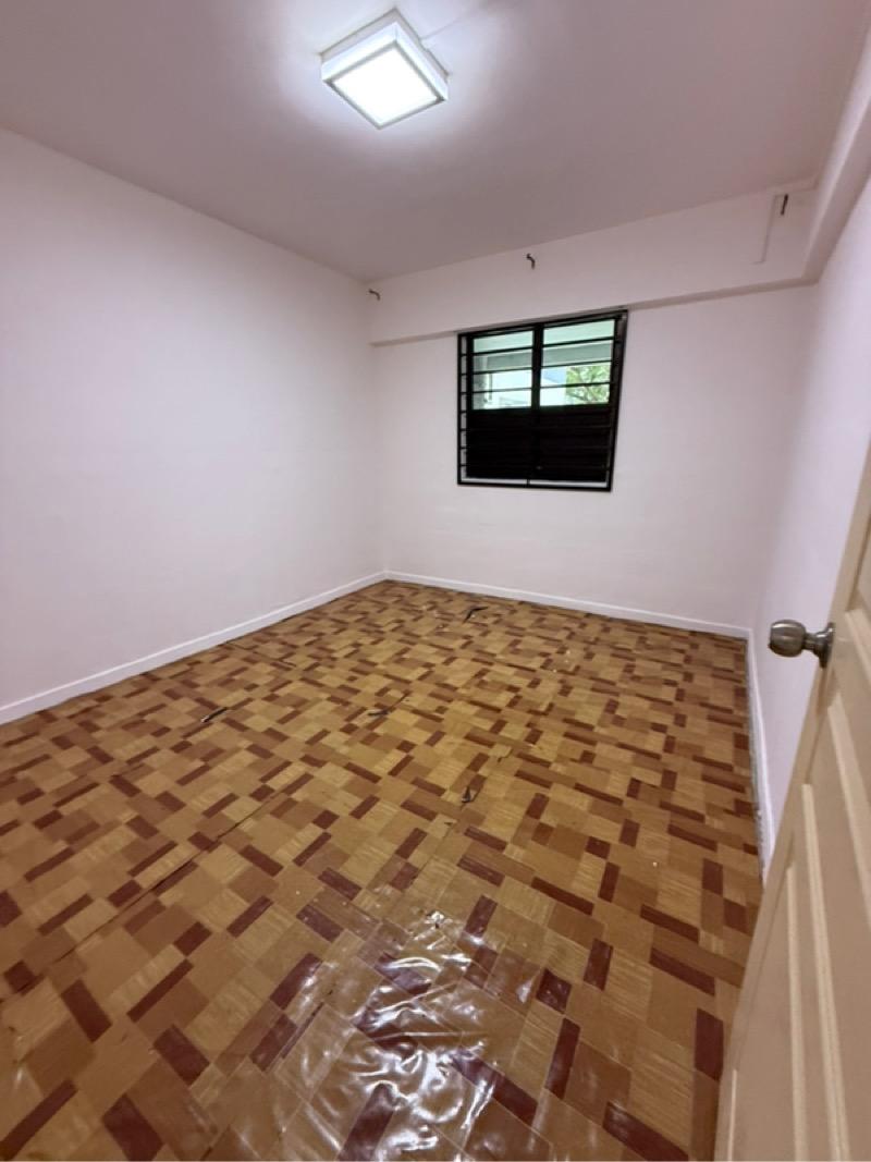 524 Jurong West Street 52 HDB Apartment For Sale, $415,000, 2 Bed 2 Bath 721 sqft $576.00 psf