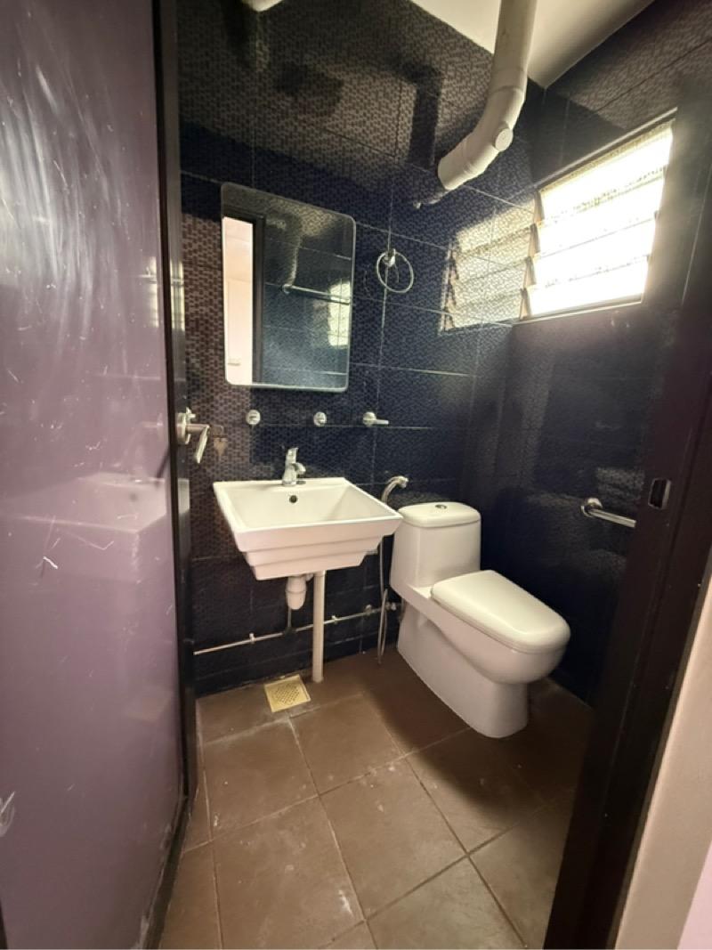 524 Jurong West Street 52 HDB Apartment For Sale, $415,000, 2 Bed 2 Bath 721 sqft $576.00 psf