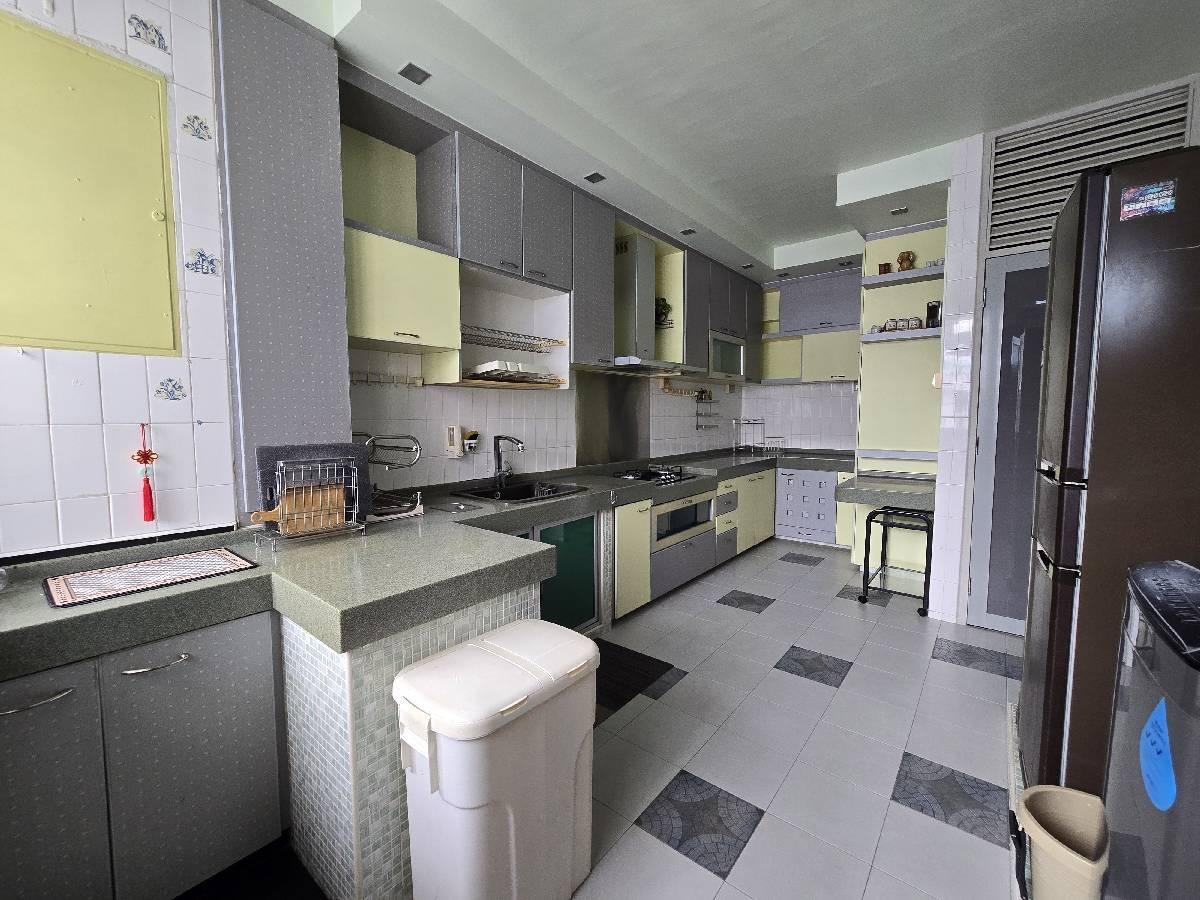861A Tampines Avenue 5 HDB Apartment For Sale, $730,000, 3 Bed 2 Bath 1,119 sqft $652.00 psf