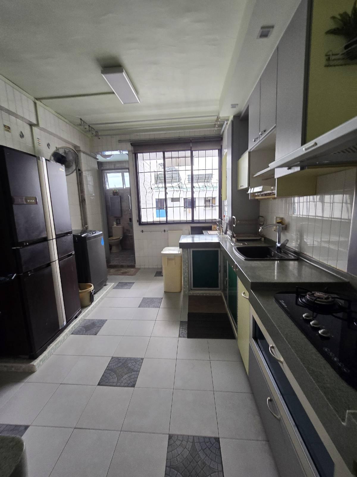 861A Tampines Avenue 5 HDB Apartment For Sale, $730,000, 3 Bed 2 Bath 1,119 sqft $652.00 psf