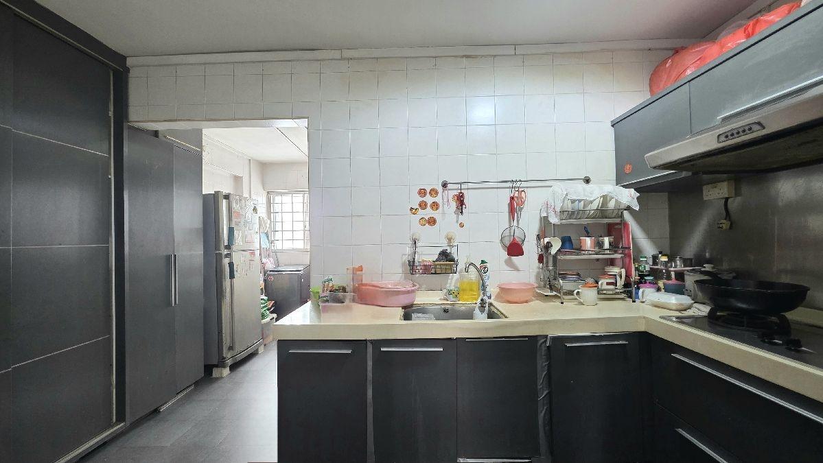 267 Toh Guan Road HDB Apartment For Sale, $838,000, 3 Bed 2 Bath 1,302 sqft $644.00 psf