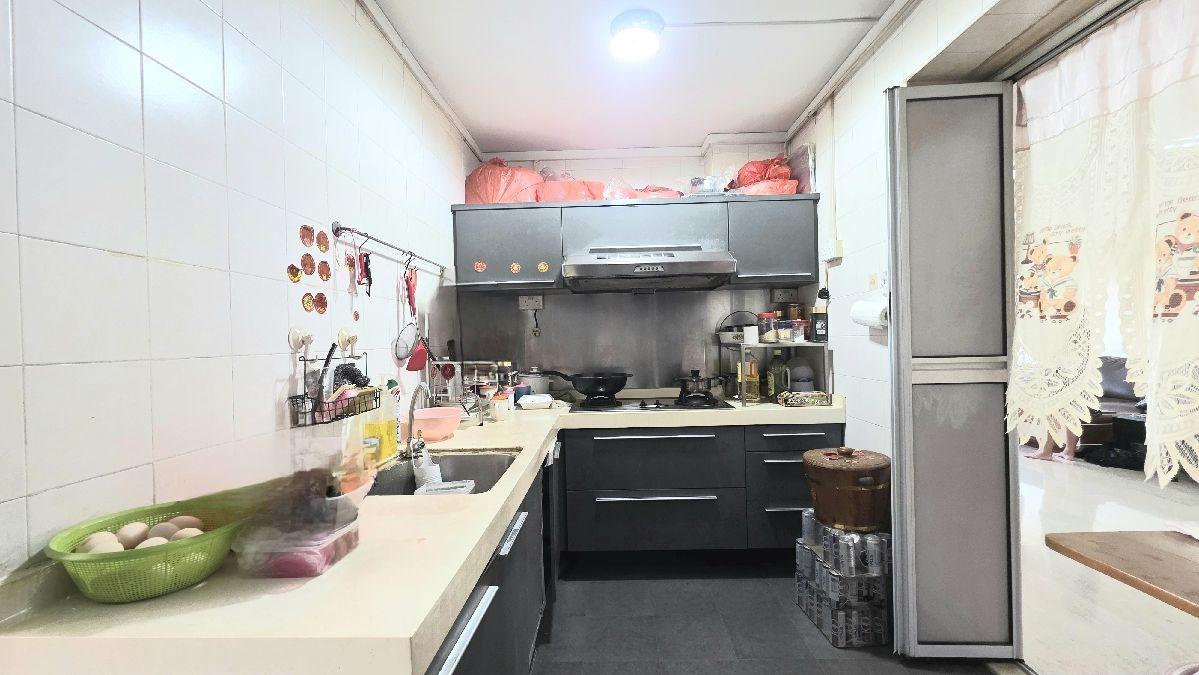 267 Toh Guan Road HDB Apartment For Sale, $838,000, 3 Bed 2 Bath 1,302 sqft $644.00 psf