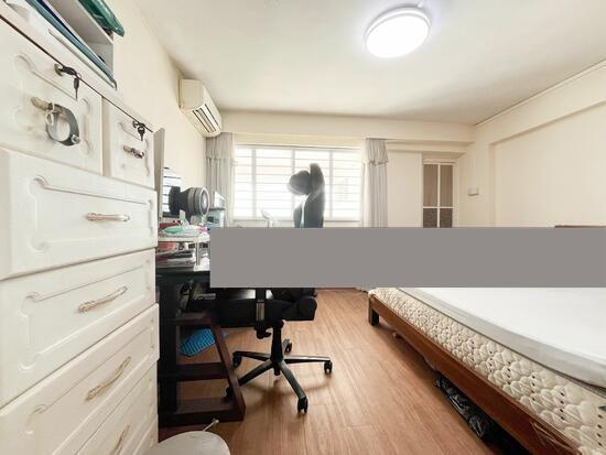 HDB Apartment for Sale: Yishun, D27, 760757