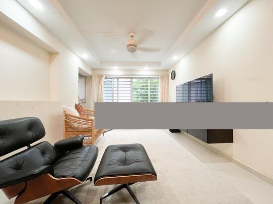 Prop-GPT: HDB Apartment: D19  402 Serangoon Avenue 1