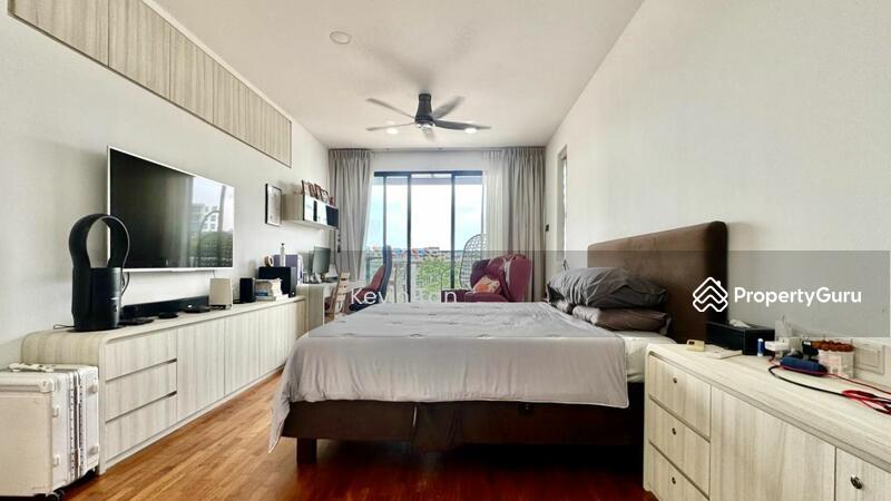 LANDED7772@ Mandarin Park Almost New Semi-D !