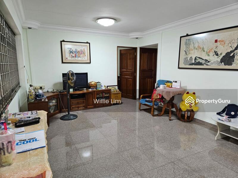 Prop-GPT: HDB Flat: D19  190B Rivervale Drive