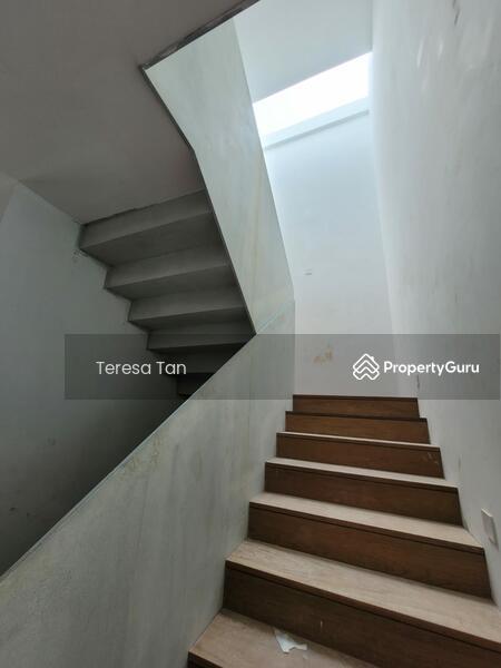 Terrace for Sale: Holland, D10, 278628