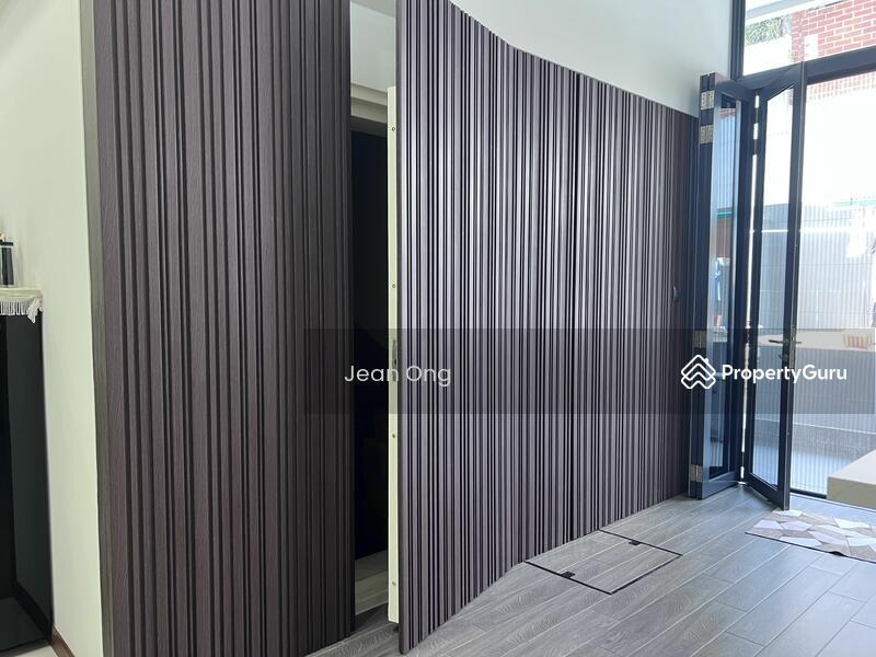 Prop-GPT: Terrace: D21  EXCLUSIVE. HIGH CEILING. BRIGHT. WALK TO MRT & AMENITIES. 1KM PEI HWA. JEAN 93571119